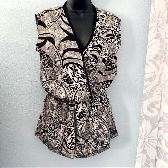 ANGL Black & Cream Abstract Pribt Surplice Short Romper Size Small - Picture 1 of 15